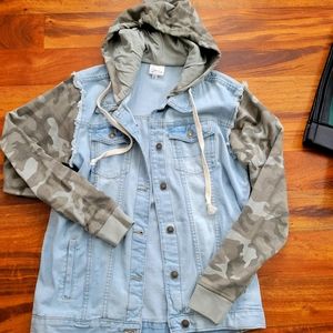 NWOT Camo/Denim Jacket Purchased from Filly Flair